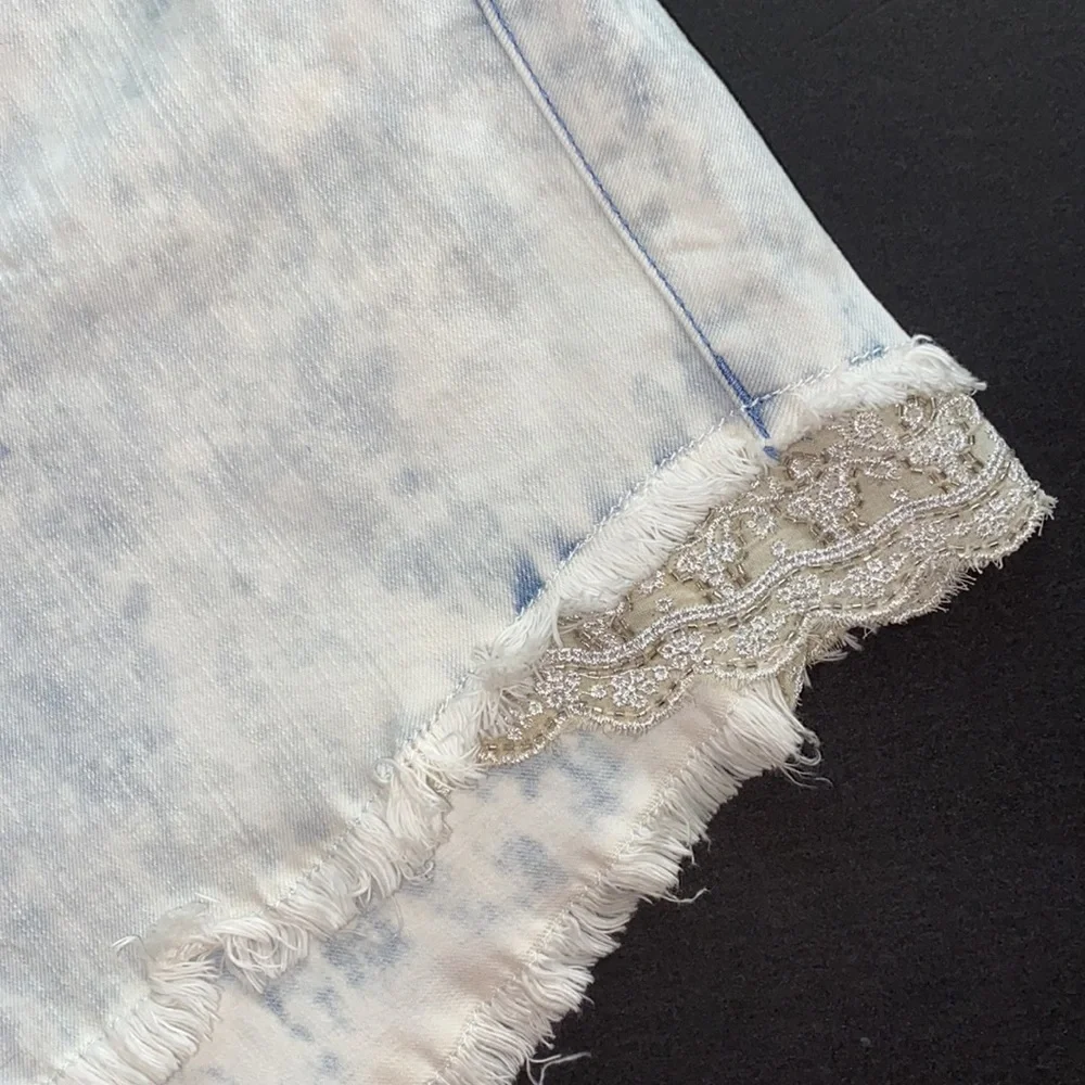 ✨Reduced NWT TORRID shorts - lace & beading - destructed- light wash -Plus Sized - Picture 3 of 14